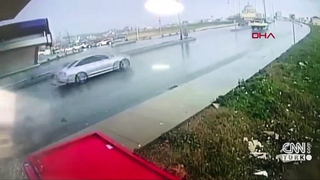 Takla atan araçtan burnu bile kanamadan çıktı