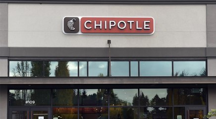 Chipotle Replacing Romaine Lettuce with Supergreens Salad Mix in All Locations