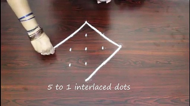 5 to 1 interlaced dots chukkala muggulu-simple kolam-simple rangoli with 5 to 1 interlaced dots