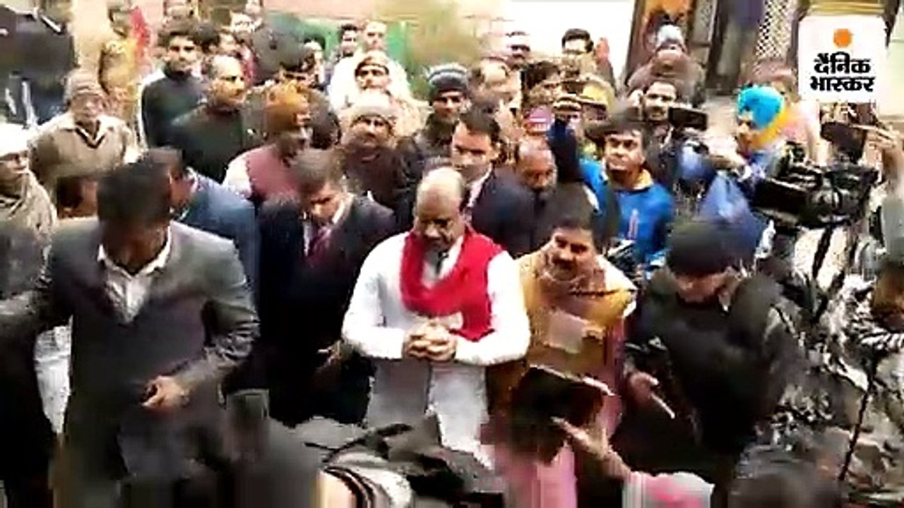 इलाज के दौरान मरने वाले बच्चों के परिजनों से मिले सचिन पायलट व लोकसभा अध्यक्ष ओम बिरला