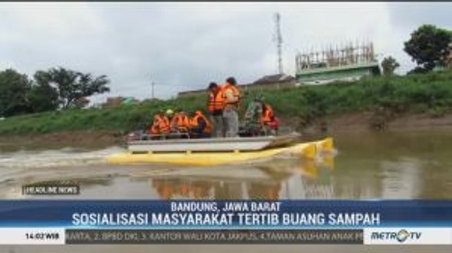 Antisipasi Banjir, Petugas Patroli Menyusuri Sungai Citarum