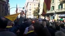 Concentración 'Estamos ante las narices' ante la Jefatura de Policía en Barcelona