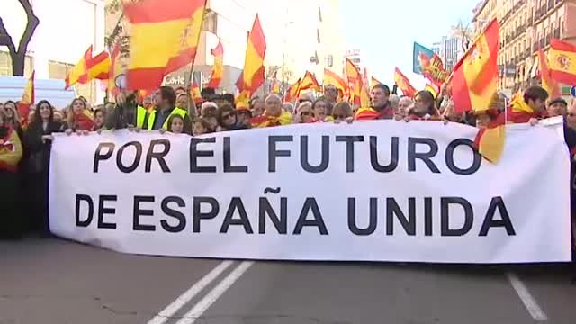 Multitudinaria manifestación en Madrid por la unidad de España