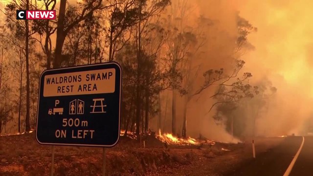 Incendies: l'Australie fait appel à 3.000 réservistes, des dizaines de milliers d'habitants évacués