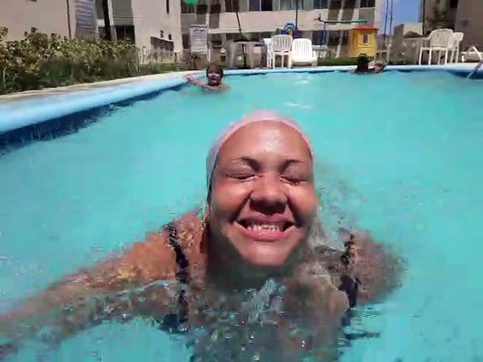 RAPHAELL, THÁBATTA, OSMILTON, FERNANDA E KLEYTON NA PISCINA DO CONDOMÍNIO CUPE - RESERVA IPOJUCA 04-01-2020.