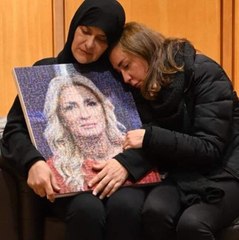 لقطات مؤلمة لانهيار والدة نجوى قاسم لحظة وصول جثمانها