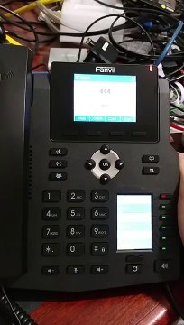 Pire musique d’attente jamais entendue… Vous allez devenir sourd !