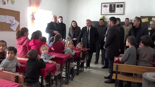 Şemdinlili öğrencilere giyim ve kırtasiye yardımı