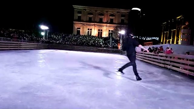 Philippe Candeloro fait le show sur la patinoire du Mois Givré de Belfort