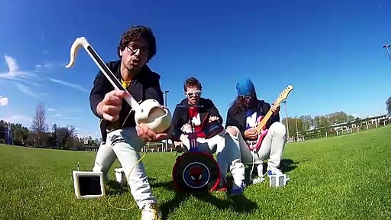 BACK IN BLACK - ACDC  ROCK N TOYS SESSIONS