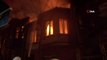 Bakırköy'de korkutan yangın: Ahşap bina alev alev yandı