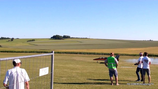 INCREDIBLE RC AEROBATICS WITH XXL RC L-39 ALBATROS SCALE MODEL TURBINE JET NICE FLIGHT DEMONSTRATION