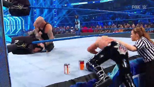 The Usos rush to the aid of Roman Reigns SmackDown, Jan. 3, 2020