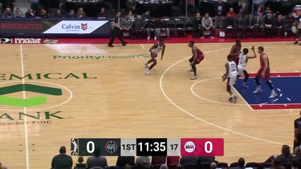 Devin Robinson (15 points) Highlights vs. Grand Rapids Drive