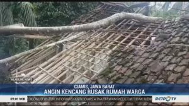 Hujan Deras Disertai Angin Kencang Rusak Rumah Warga di Ciamis
