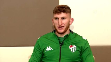 Bursasporlu genç futbolcu Burak Kapacak, oyun stilini Quaresma'ya benzetiyor