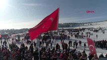 Kars sarıkamış şehitleri için 20 bin kişi karda yürüdü-3