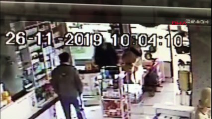 Soluk borusuna şeker takılan bebeği eczacı kurtardı