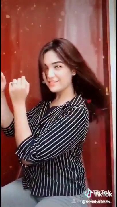 New Tikk Tokk Videos _ Romaisa Khan V_S Areeqa Haq(720P_HD)_1