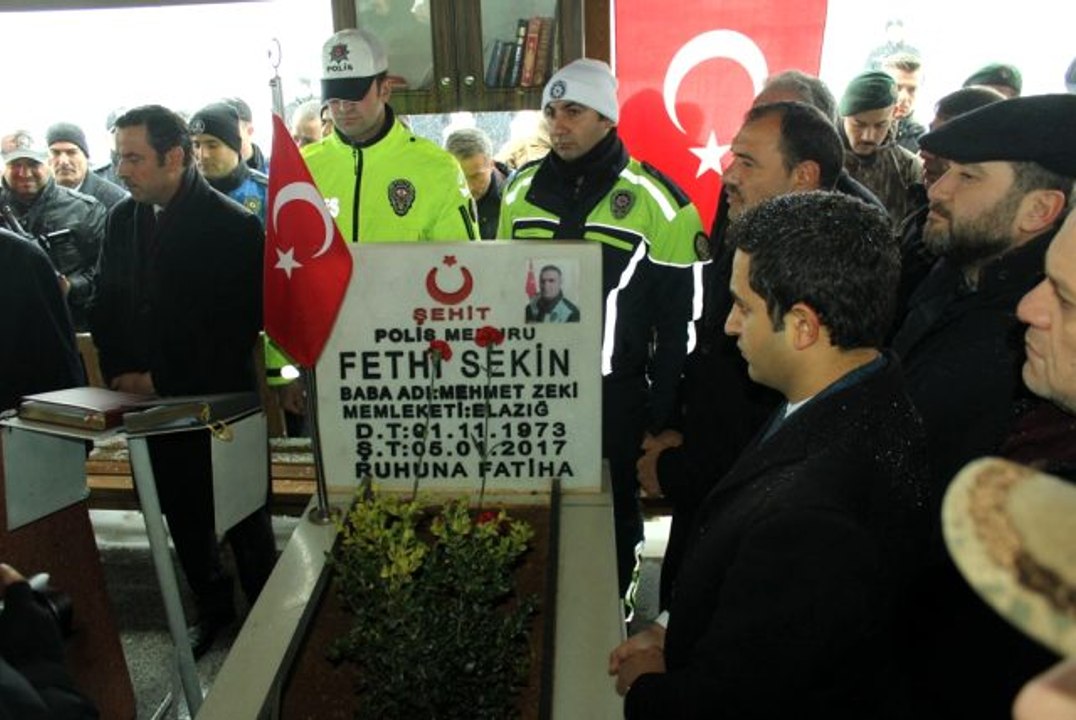 Şehit Fethi Sekin, şehadetinin 3. yılında kabri başında anıldı