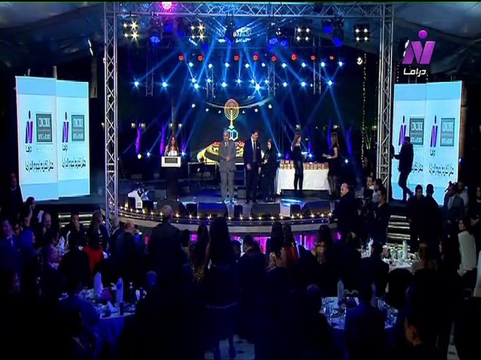 تكريم الفنانة  لطيفة فى حفل نجوم الدراما 2019