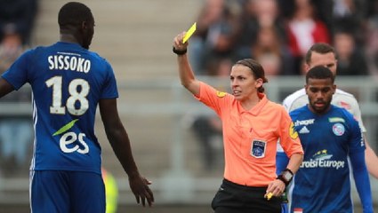 Momentos embarazosos del Fútbol con mujeres árbitro