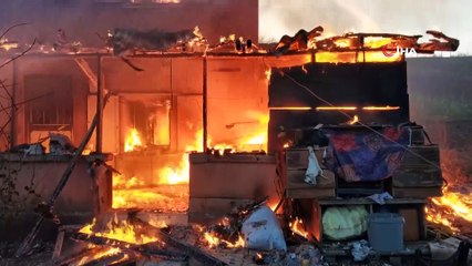 Samsun'da yanan ev adeta alev topuna döndü