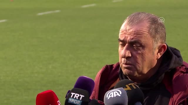 Terim, Florya Metin Oktay Tesisleri'nde basın mensuplarına açıklamalarda bulundu (2)