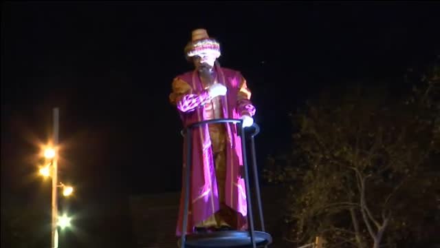 Melchor, Gaspar y Baltasar recorren el corazón de Barcelona en sus carrozas