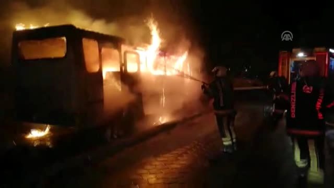 Midibüs kundaklandı