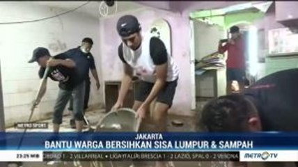 Sean Gelael Bantu Korban Banjir Jakarta
