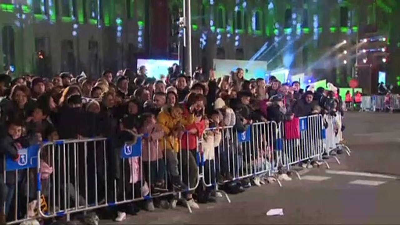 Los Reyes Magos reparten ilusión por las calles de Madrid