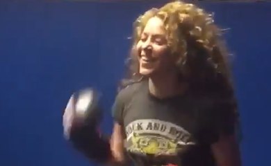 El vídeo de la pelea de Shakira a puñetazos