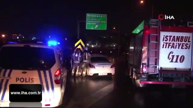 Yine bariyer kazası... Otomobil ok gibi saplandı