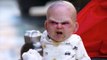 Un bebé satánico aterroriza Nueva York y arrasa en las redes sociales