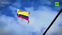 Mortal caída de dos militares colombianos suspendidos de un helicóptero en un desfile