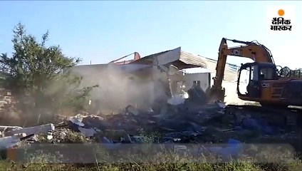 15 से ज्यादा अवैध निर्माण पर चली जेसीबी