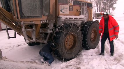 Bayburt'ta karla mücadele sürüyor