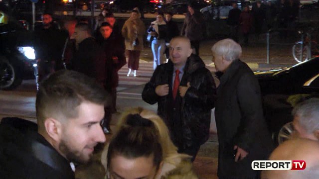 Report TV -Meta për herë të parë në meshën e Krishtlindjes te 'Shën Pali'