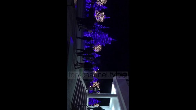 Krishtlindja në Kosovë/ Në fshatin Pjetershan të Gjakovës të rinjtë kanë bërë përgatitjet e festës