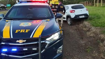 PRF detém homem transportando 93 kg de maconha em veículo roubado