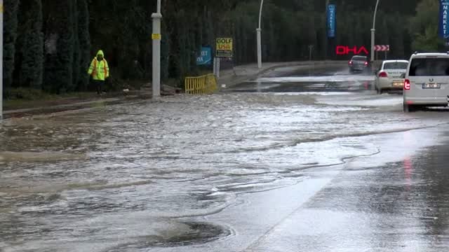 Antalya serik'te şiddetli yağış dereleri taşırdı-hortum seraları vurdu