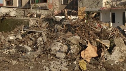 Ora News - Tërmeti "than" Thumanën, qyteza e vajit mbetet pa banorë