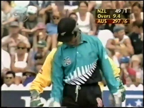 Nathan Astle & Chris Cairns Punishing Australian Bowling at Wellington in 2nd ODI 1998