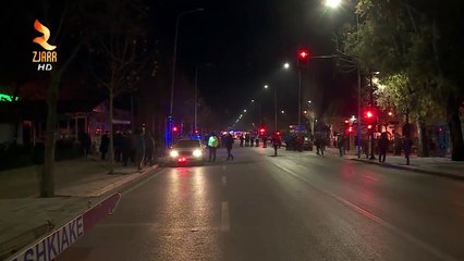 U PËRPLAS ME DEPOZITËN E GAZIT DUKE DJEGUR PIKËN E KARBURANTIT, PRANGA 24 VJEÇARIT