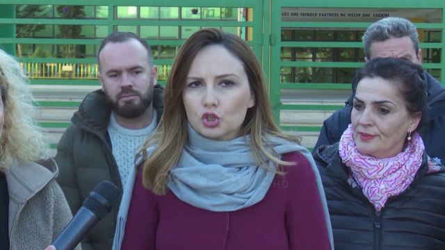 Ora News - PD denoncon bashkinë e Tiranës