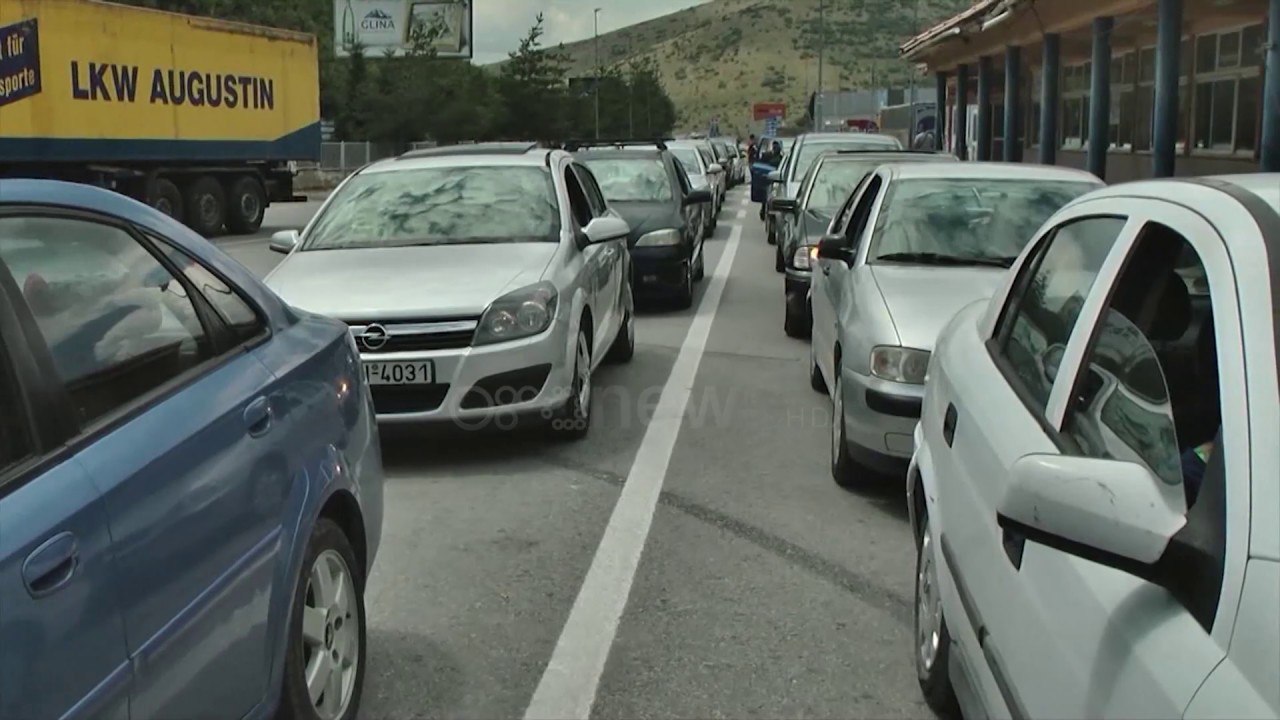 Ora News - Dyndje në kufi, 250 mijë shtetas hyn...