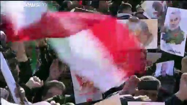 Десятки тысяч людей на похоронах генерала Сулеймани в Иране