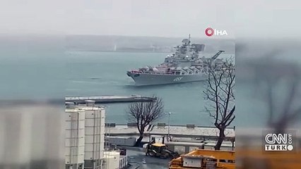 Savaş gemisi Kabataş'a yanaşırken sürüklendi