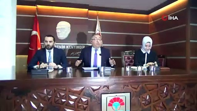 Yalova Belediye Meclis'inde sürpriz 'evlilik yıldönümü' kutlaması